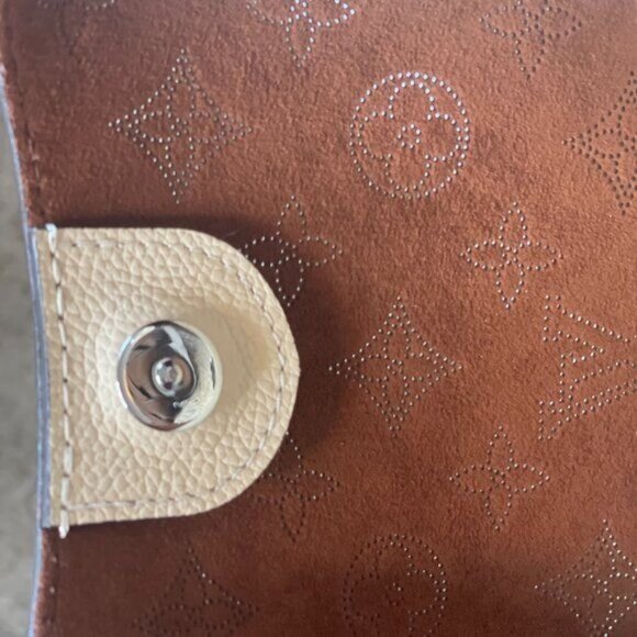 Authentic Louis Vuitton Monogram Carmel Hobo Mahina Leather Shoulder Tote Bag - Picture 7 of 11